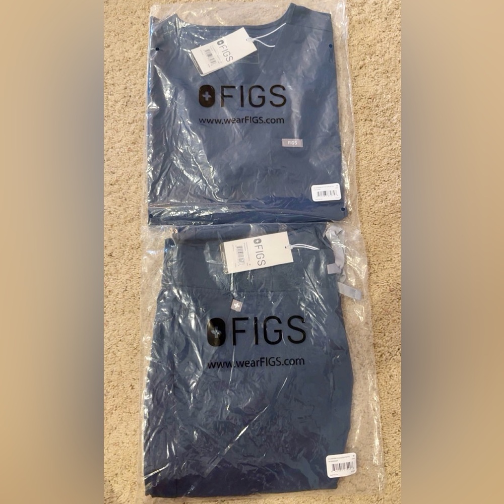 FIGS Brand New Deep Navy Blue Medical Scrub Set still in Package with Tags.